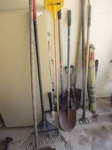 lot 227 image: Misc Lawn Tools (GAR)