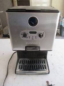 lot 228 image: Cuisinart Coffee Maker - powers on (GAR)
