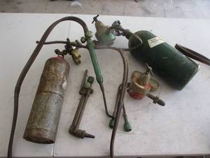 lot 243 image: Tanks and Torch (GAR) one has a broken hose (GAR)