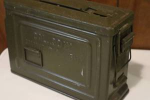 lot 107 image: Metal Ammo Holder. (LR)