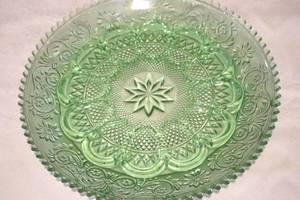 lot 124 image: Indiana Chantilly Green Sandwich Platter - 12in - no chips or cracks. (LR)