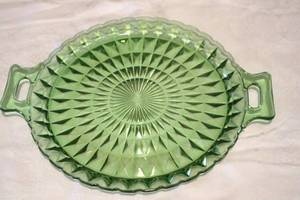 lot 125 image: Windsor Uranium Green Glass Dish - diamond pattern - 10in. No chips or cracks. (LR)