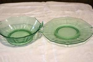 lot 127 image: Depression Uranium Glass Bowl 9in & Dish 10in - has a chip and crack- see pic. (LR)