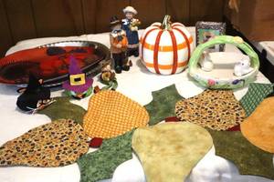 lot 133 image: Fall Decor Items - Pumpkin 9in (LR)