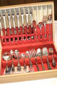 lot 134 image: International Silverware Set in Case. (LR)