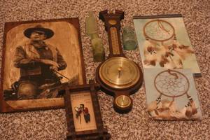 lot 308 image: Vintage Decor Items - John Wayne, Barometer and others