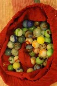 lot 312 image: Vintage Marbles (up)