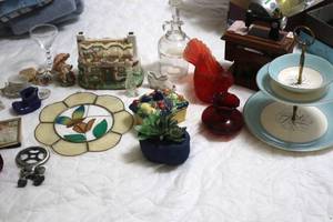 lot 320 image: Misc Decor Items (up)