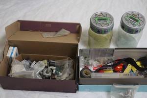 lot 323 image: Mic Hardware and change bank holders (up)