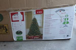 lot 343 image: 7.5ft Christmas Tree (GAR)