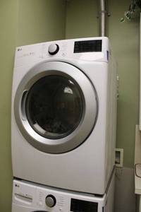 lot 5 image: LG stackable dryer model DLE3500W