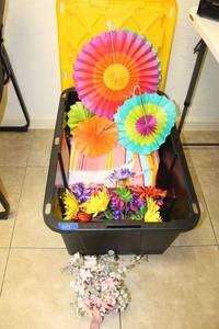 lot 9 image: Spring or Summer decorations, table cloths, and flowers