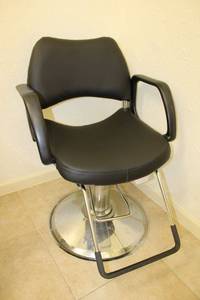 lot 37 image: Hydraulic hair salon chair