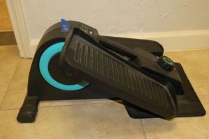 lot 47 image: Cubii under desk elliptical