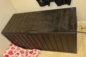lot 43 image: Garden storage bin by ZeukMXOO