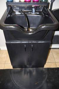 lot 78 image: Salon Shampoo bowl cabinet