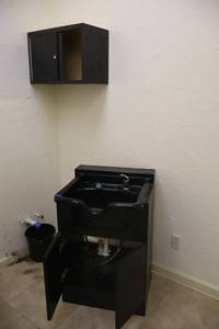lot 117 image: Salon shampoo bowl cabinet with hanging wall cabinet