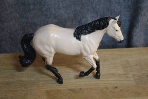 lot 14 image: COMING SOON