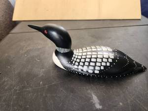 lot 118 image: Hand carved and painted Loon decoy - Jennings Decoy Co. - hand signed on the bottom
