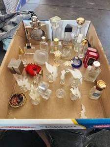 lot 58 image: Selection of collectible perfume bottles