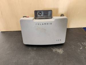 lot 134 image: Vintage Polaroid 125 camera