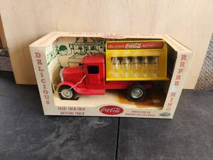 lot 173 image: Coca Cola 1920s Bottling truck
