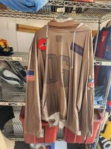 lot 161 image: New England Patriots salute to service hoodie