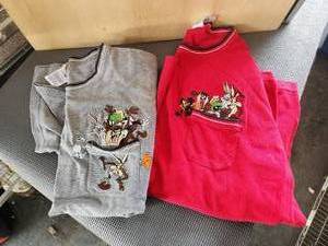 lot 74 image: Selection of 2 Warner Bothers shirts - xxl