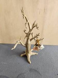 lot 60 image: Lenox Trick or treat tree with ornaments