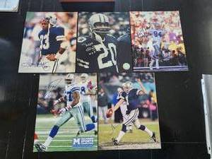 lot 53 image: Selection of 5 Dallas Cowboy autographed 8x10 photos -