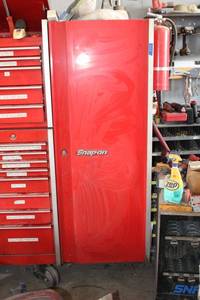 lot 7 image: Snap On standing tool chest