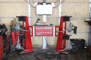 lot 2 image: Snap On equipment John Bean V3300 Diagnostic Wheel Alignment System, Model EEWA552BV2