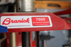 lot 16 image: Branick 7600 Strut Spring Compressor
