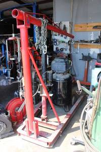 lot 10 image: Snap On Hydraulic 1 Ton Shop Crane