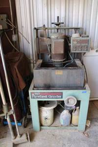 lot 8 image: Kwik-Way 797 Flywheel Grinder