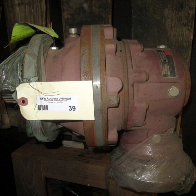 lot 39 image: RR USA Right Angle Gear Pump