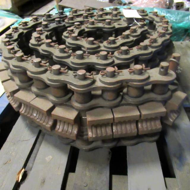 lot 77 image: Coiled Tubing Injector Gripper Blocks & Chain Links