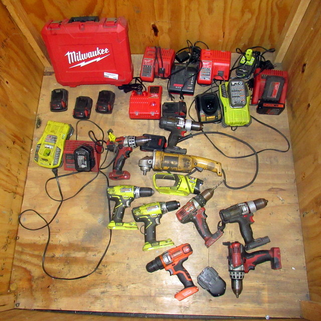 lot 152 image: Lot of Cordless Power Tools