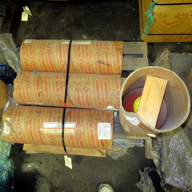 lot 194 image: 2 12 Gallon 3000 PSI Accumulator A2.531003