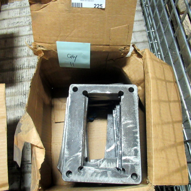 lot 225 image: Coiled Tubing Injector Gripper Block Parts