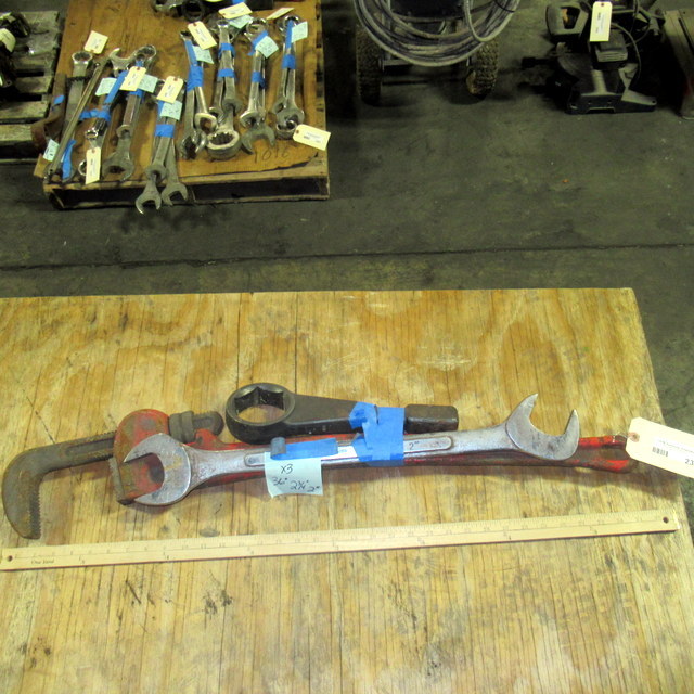 lot 235 image: Assorted Industrial Wrenches