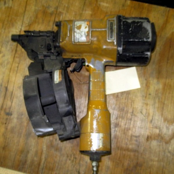 lot 260 image: Stanley Bostitch Pneumatic Utility Coil Nailer