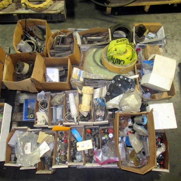 lot 290 image: Assorted Fittings And Parts