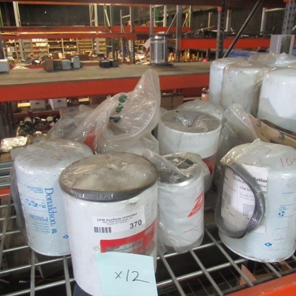 lot 370 image: Assorted Hydraulic Filters