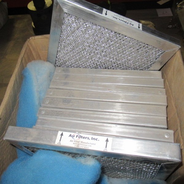 lot 406 image: Air Filters