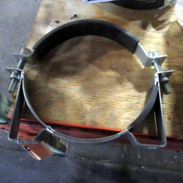 lot 422 image: Heavy Duty Clamp Bracket