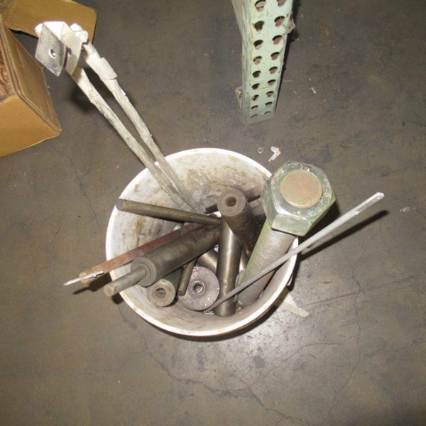 lot 424 image: Assorted Parts