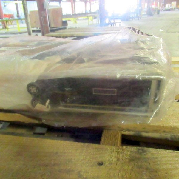 lot 429 image: Vintage After Market Car Air condition Fan Blower Unit