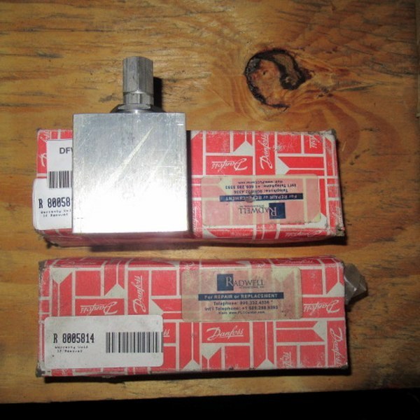 lot 432 image: Hydraulic Parts R 8005814