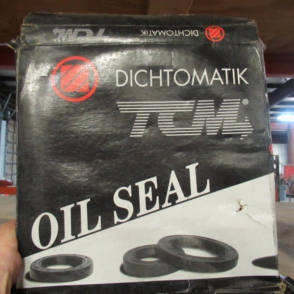 lot 439 image: Oil Seals